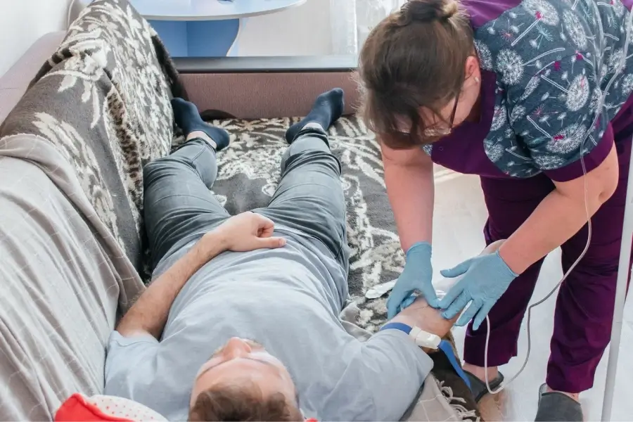 Срочный вывод из запоя в Великих Луках: быстро, недорого
